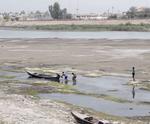 Drying_Banks_of_the_Euphrates_near_Karbala10.4.14