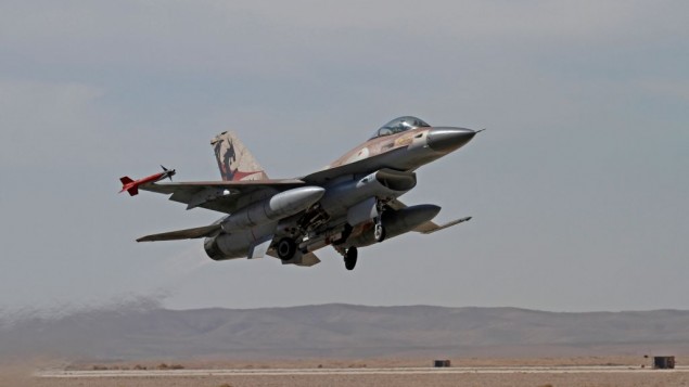 An Israeli F-16 during an exercise on November 25, 2013. (Ofer Zidon/Flash90)