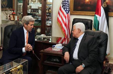 epa05173718 Visiting US Secretary of State John Kerry (L) and Palestinian President Mahmoud Abbas (R) speak to each other during their meeting in Amman, Jordan, 21 February 2016. Kerry arrived in Amman on 20 February for an official visit during which he also will meet Jordan's King Abdullah II to discuss the latest developments in the Middle East. EPA/JAMAL NASRALLAH / POOL
