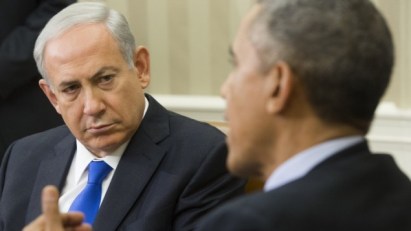File: US President Barack Obama (right) and Israeli Prime Minister Benjamin Netanyahu hold a meeting in the Oval Office of the White House in Washington, DC, November 9, 2015. (AFP/Saul Loeb)
