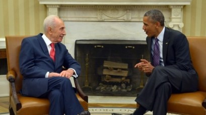 US President Barack Obama meets with Israeli President Shimon Peres in the Oval Office of the White House on June 25, 2014, in Washington, DC (AFP/Mandel Ngan)