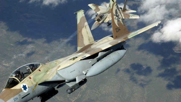Two Israeli F-15I 'Ra'am' fighter jets during maneuvers (CC BY-TSgt Kevin J. Gruenwald/USA/Wikimedia)