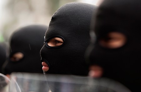 iran-basij-hooded-men-ip_4