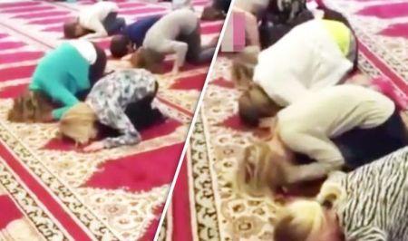 outrage-as-children-learn-to-pray-at-mosque-7482731