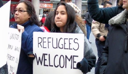 sign-refugees-welcome-photo-cijnews