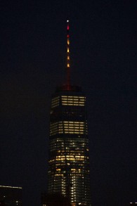 The lights of One World Trade Center are lit in the colors of the Spanish flag to honor the victims of the Barcelona terror attack on August 17, 2017 in New York. (AFP/Bryan R. Smith)