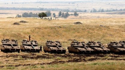 Israeli Merkava Mark IV tanks on the border with Syria (Photo: AFP) Israeli Merkava Mark IV tanks on the border with Syria (Photo: AFP)
