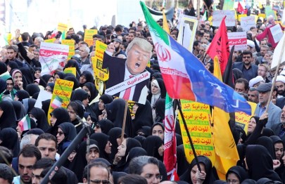 Image: Anti-US protesters commemorate takeover of US embassy in Iran