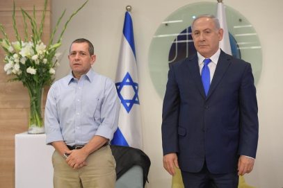 Shin Bet Director Nadav Argaman and Netanyahu (Photo: Amos Ben Gershom/GPO)