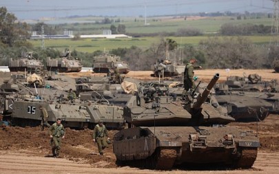 IDF tanks stationed near the Israeli Gaza border on March 26, 2018. (Yonatan Sindel/Flash90)