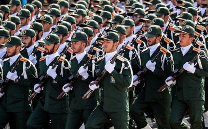 Members of Iran's Revolutionary Guard Corps (IRGC) march during the annual military parade marking the anniversary of the outbreak of the devastating 1980-1988 war with Saddam Hussein's Iraq, in the capital Tehran on September 22, 2018. (AFP/STR)