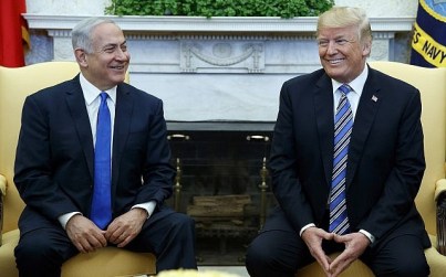 US President Donald Trump (right) meets with Israeli Prime Minister Benjamin Netanyahu, in the Oval Office of the White House, March 5, 2018, in Washington. (AP/Evan Vucci)