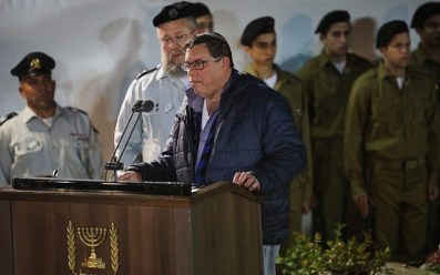 Shimon Baumel, brother of Zachary Baumel, who went missing at the Battle of Sultan Yacoub in 1982, speaks during his funeral at the Mount Herzl Military cemetery in Jerusalem on April 4, 2019. (Hadas Parush/Flash90
