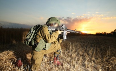 Female Muslim IDF soldier braves threats to serve in infantry battalion