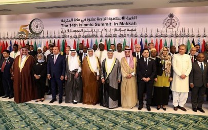 Arab and Islamic states foreign ministers pose for a family picture during a meeting of the Organisation of Islamic Cooperation (OIC) and Arab League member states' top diplomats in Jeddah on May 30, 2019,  ahead of the Gulf, Arab, and Islamic summits to be held in the holy city of Mecca on May 30 and 31, 2019. (BANDAR ALDANDANI / AFP)