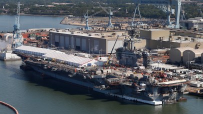 The USS Abraham Lincoln is heading for the Middle East (Photo: AP) (Photo: AP)