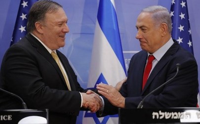 US Secretary of State Mike Pompeo (L) and Prime Minister Benjamin Netanyahu shake hands after delivering a joint statement during their meeting in Jerusalem on March 20, 2019/ (Jim Young/Pool/AFP)