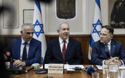 (L to R) Finance Minister Moshe Kahlon, Prime Minister Benjamin Netanyahu, and Cabinet Secretary Tzahi Braverman attend the weekly cabinet meeting at the Prime Minister's office in Jerusalem on January 12, 2020. (Tsafrir Abayov / POOL / AFP)